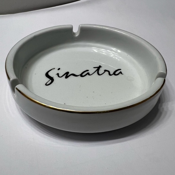 Frank Sinatra, Porcelin Ashtray - Picture 2 of 3